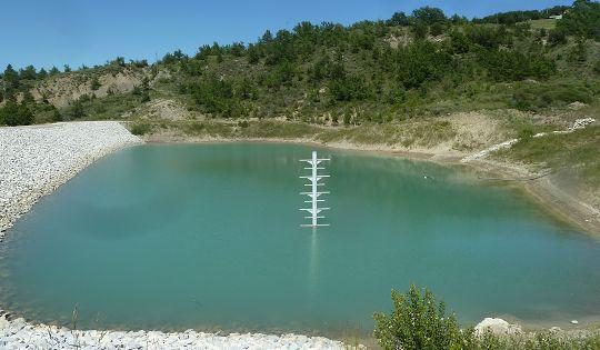 Documents Photos et Vidéos 28 Le barrage des Poux mis en sécurité est prévu pour résister aux séismes et aux crues déca-millénaires